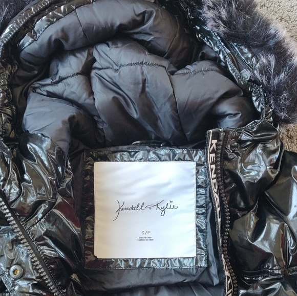 Kendall + Kylie Black Vinyl Puffer| S - Picture 2 of 14